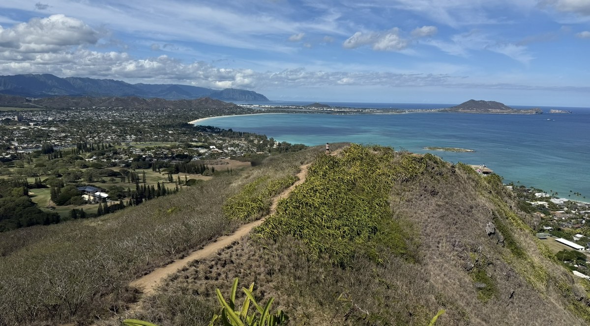 Kailua Bay and Mokulua Islands from the Lanikai Pillbox Trail